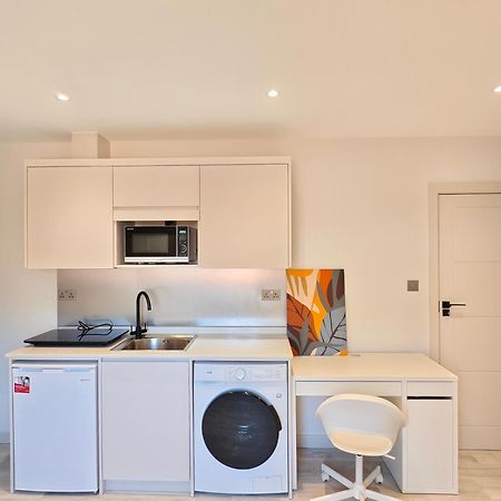 Morden Stratford Studio 1 Hotel Londen Buitenkant foto